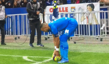 罗马诺：拉莫斯对前往意甲持开放态度，他想立刻开启新挑战