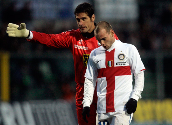 卡佩罗：阿莱格里让一支散乱的米兰具备争冠实力，但还少中锋（卡佩罗：阿莱格里将散乱的米兰打造成争冠之师，但仍缺中锋）