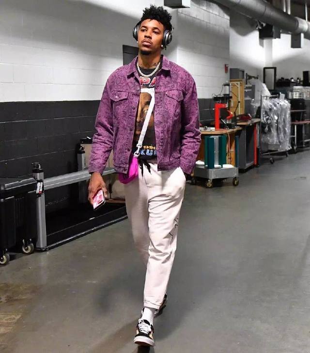 武磊：夺冠须要感谢球迷们，三连冠是对他们最好的回报（武磊：三连冠离不开球迷支持，这份荣誉是给他们的最佳回馈）