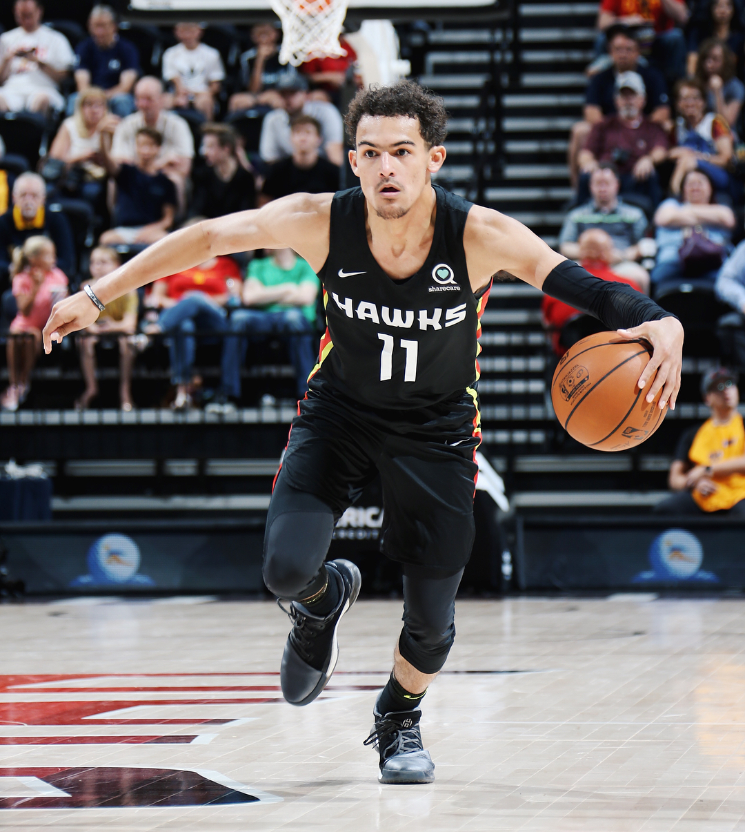 皇马官方：完成欧冠前最后一练，姆巴佩、卡马文加在室内训练（皇马通报：欧冠前最后一练收官，姆巴佩与卡马文加在室内训练）