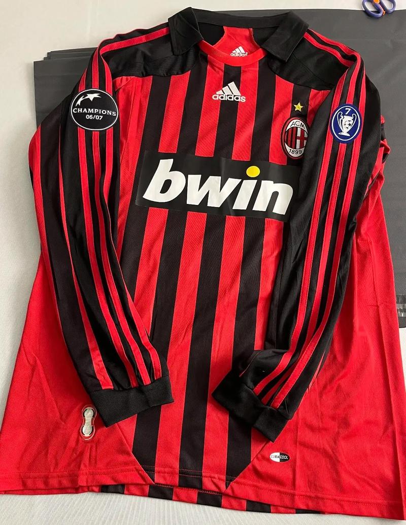 科贝记者：姆巴佩左手无名指骨折，不过能照常出战曼城（科贝电台：姆巴佩左手无名指骨折，但对阵曼城出场无碍）