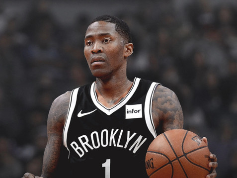 马斯坦托诺受伤后，皇马陷入困局。 ​（马斯坦托诺伤退，皇马陷入困境）