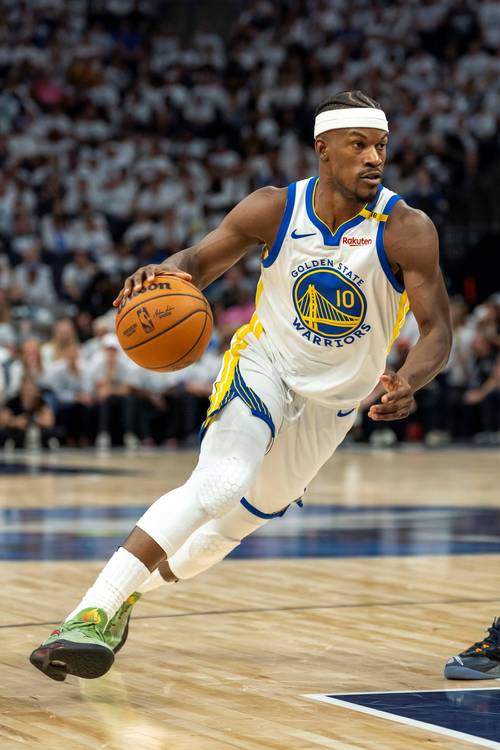 踢球者：拜仁正密切关注格里马尔多，希望其替代格雷罗（踢球者：拜仁锁定格里马尔多，计划让其接班格雷罗）