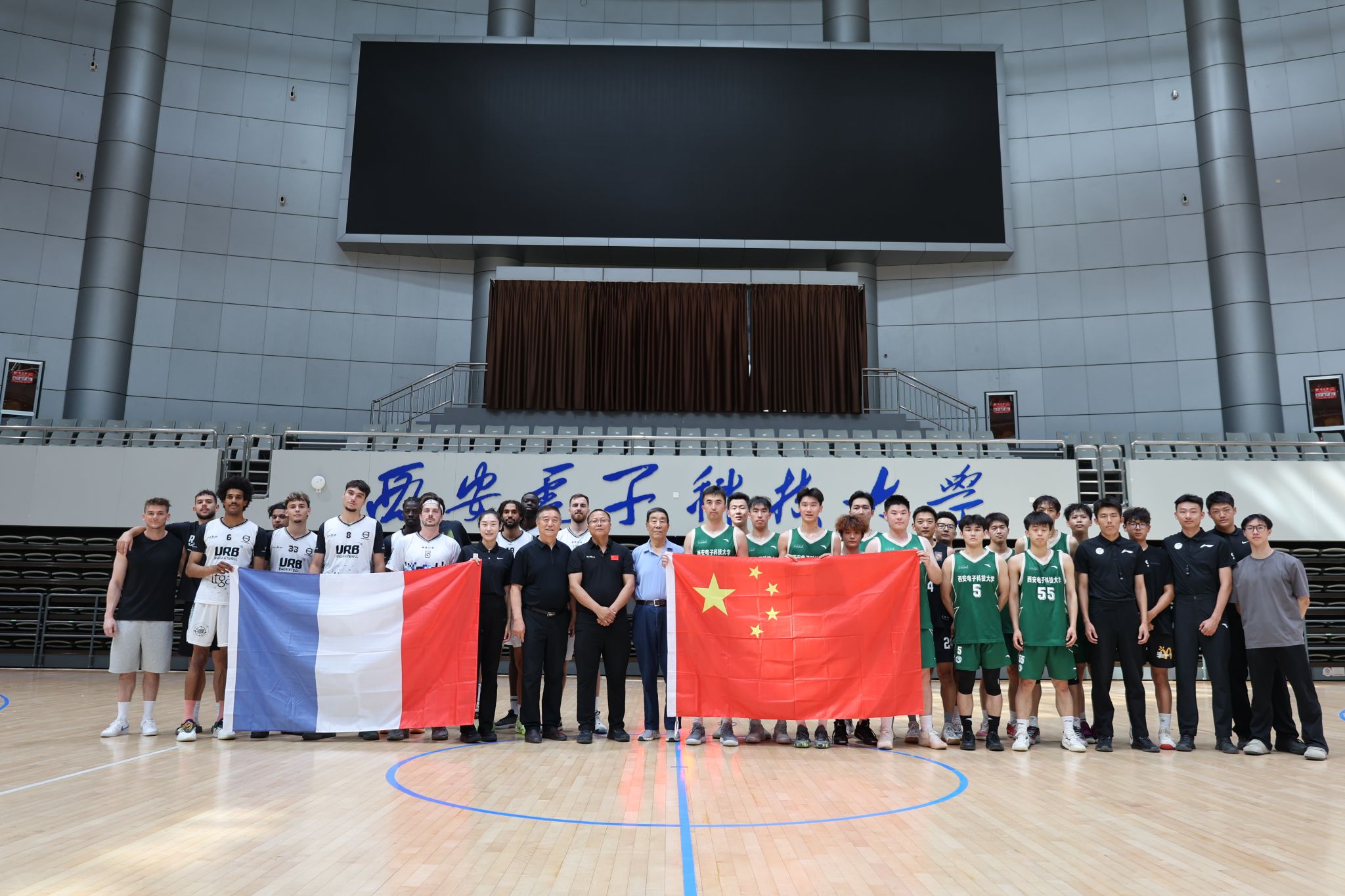 王燊超同款，官方推出直升机游览服务，10分钟行程每人1680元（官方推出直升机观光：10分钟行程每人1680元，王燊超同款体验）