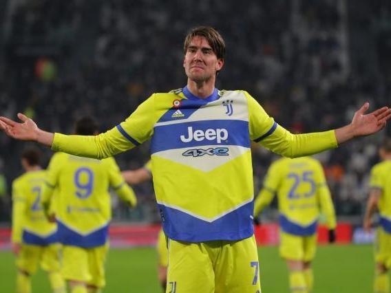 法媒：于帕梅卡诺成为皇马的首选，他已与皇马达成口头协议（法媒：皇马将于帕梅卡诺列为头号目标，双方已口头达成一致）